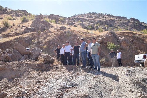 DEĞİRMENDERE- TOSUNPINAR-ARMUTLU- GEÇITALTI GRUP KÖY YOLU ONARIM ÇALIŞMALARINA BAŞLANDI.