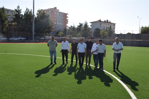 İLÇE SENTETİK FUTBOL SAHASI YENİLENDİ.